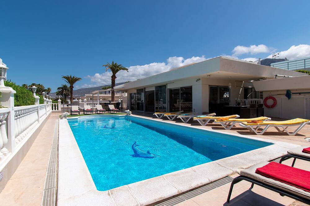 Villa Puerto Colon by Tenerife Villas Online Co Uk in Playa Puerto Colón, Adeje