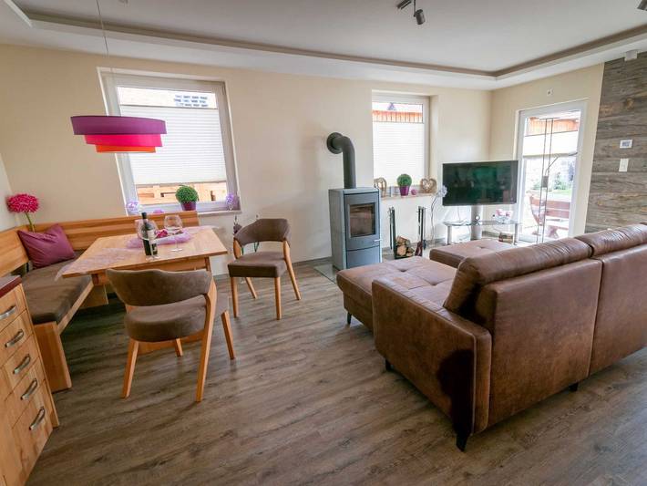 Ganze Ferienwohnung, Ferienhaus Haus Sonnenschein mit E-Ladesäule - Fh mit 2 Schlafzimmern in Elbingerode, Harzvorland