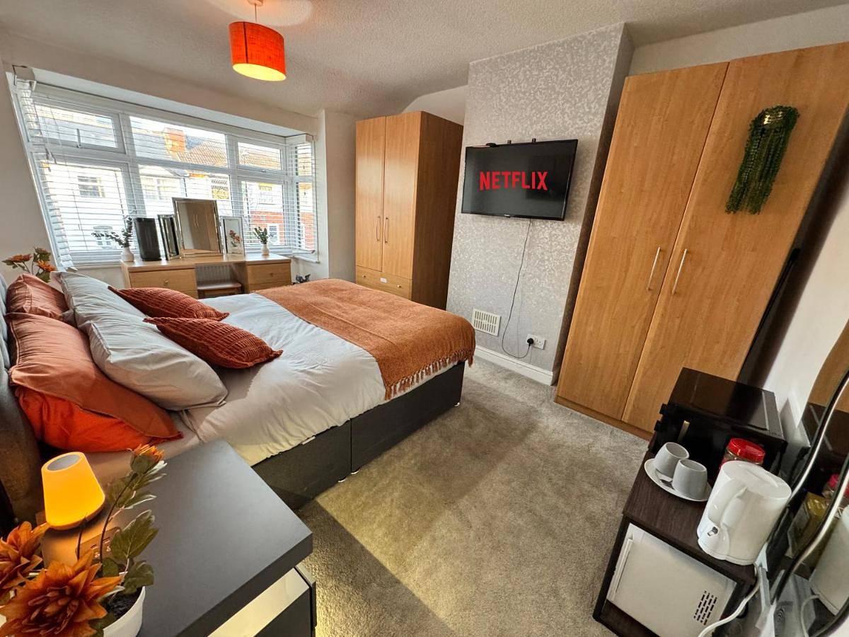 Double Room in Coventry, Birmingham Area
