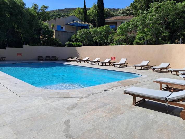 Gîte pour 3 personnes, avec piscine et balcon dans Plage de la Roya - 3
