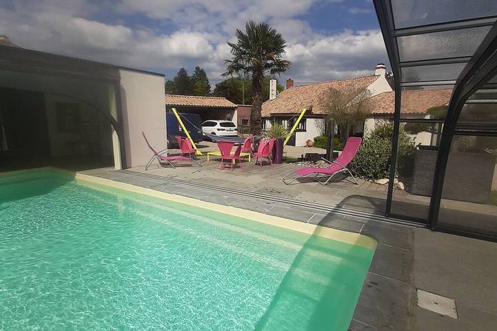 Location de vacances pour 10 personnes, avec Jacuzzi et Jardin à La Boissière-des-Landes