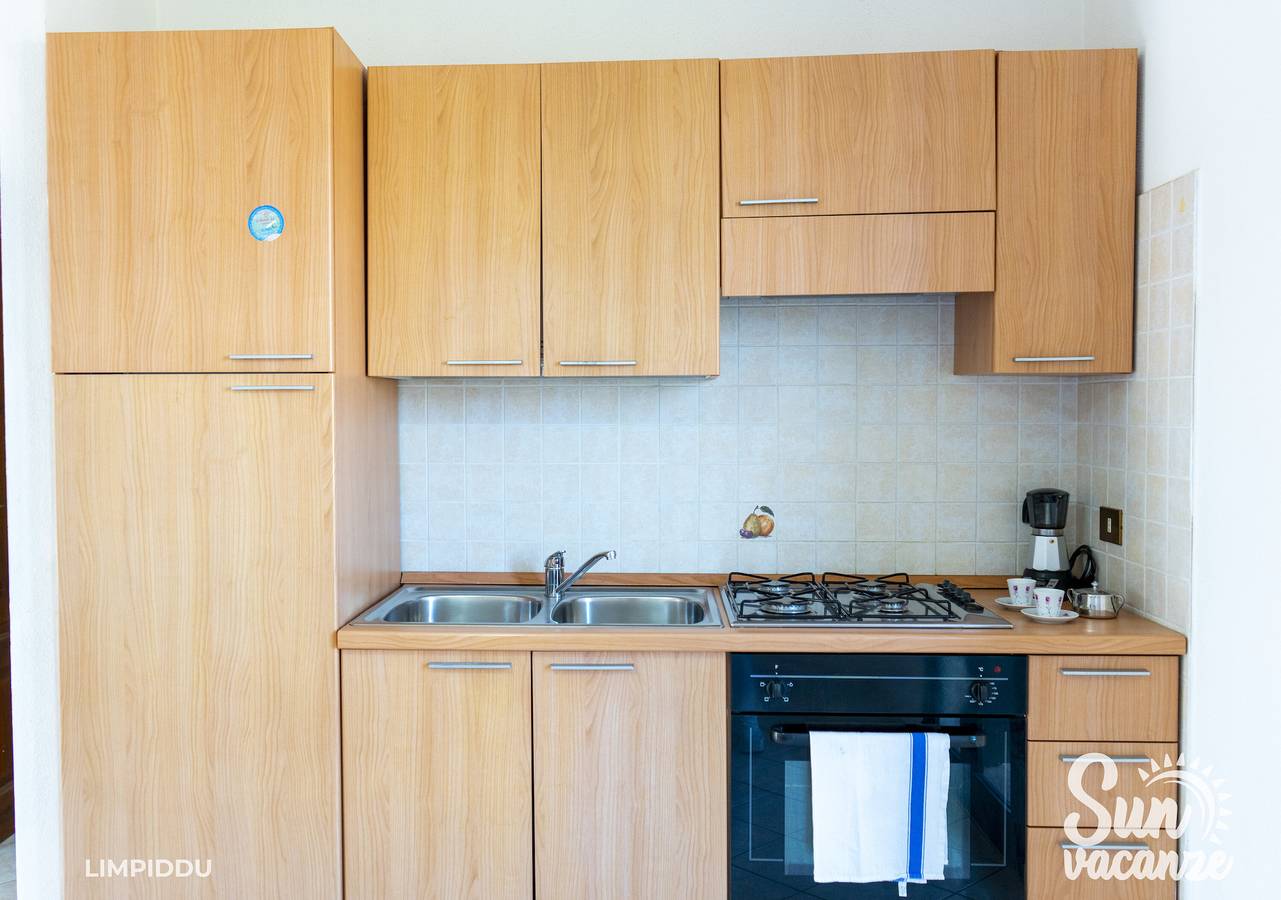 Casa de vacaciones 'Limpiddu 6' con vistas a las montañas, jardín compartido y balcón in Limpiddu, Olbia-Tempio