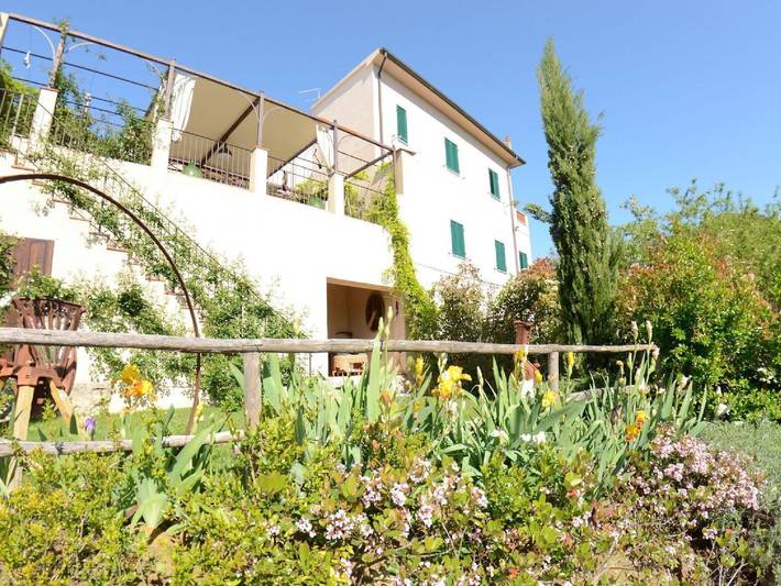 Gîte pour 8 personnes, avec Jardin et Piscine à Pise