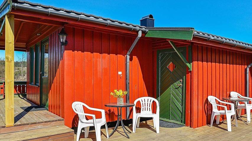 Feriehus for 5 personer, med sauna og terrasse, dyr tillatt i Lyngdal