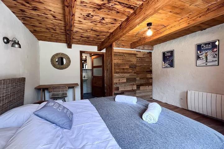 Gîte pour 12 personnes, avec piscine, animaux acceptés dans Office De Tourisme De La Chapelle D Abondance - 3