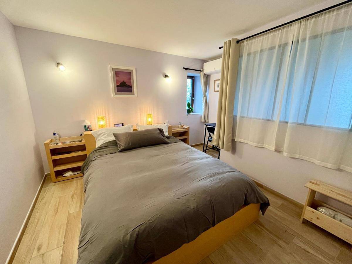 Appartement entier, One-Bedroom Apartment in Molleville, Région de Carcassonne