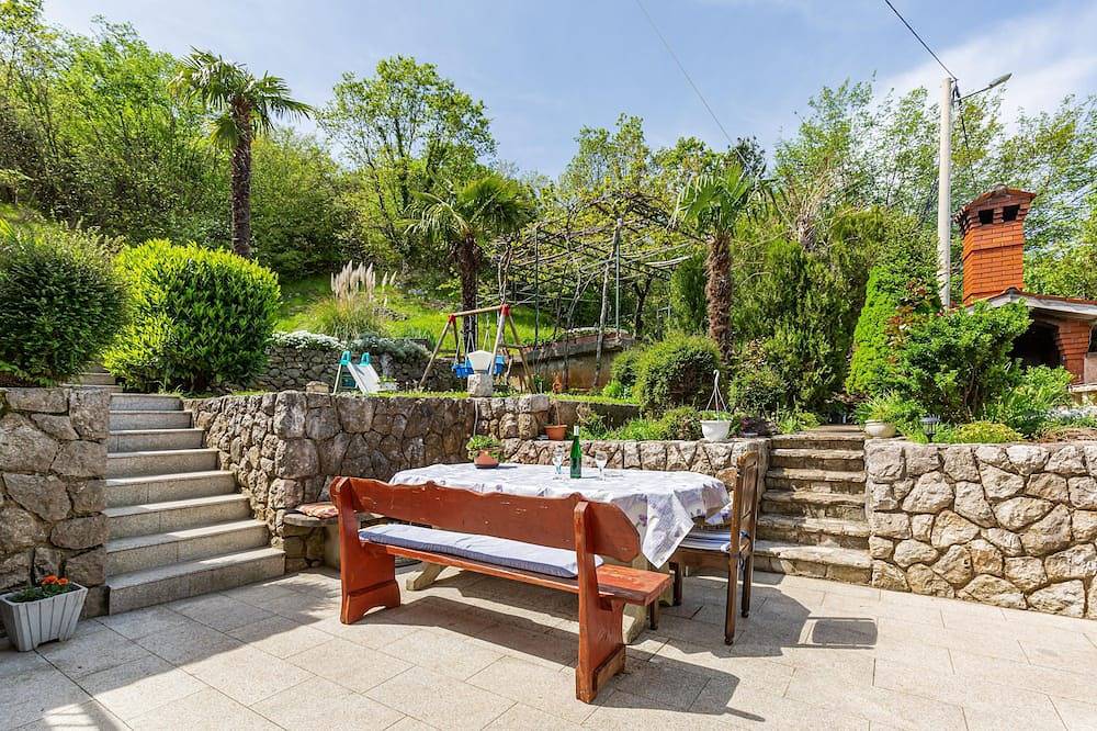 Ganze Wohnung, Studio Appartement mit Terrasse Brsec, Opatija in Martina (Kvarner Bucht), Moscenicka Draga