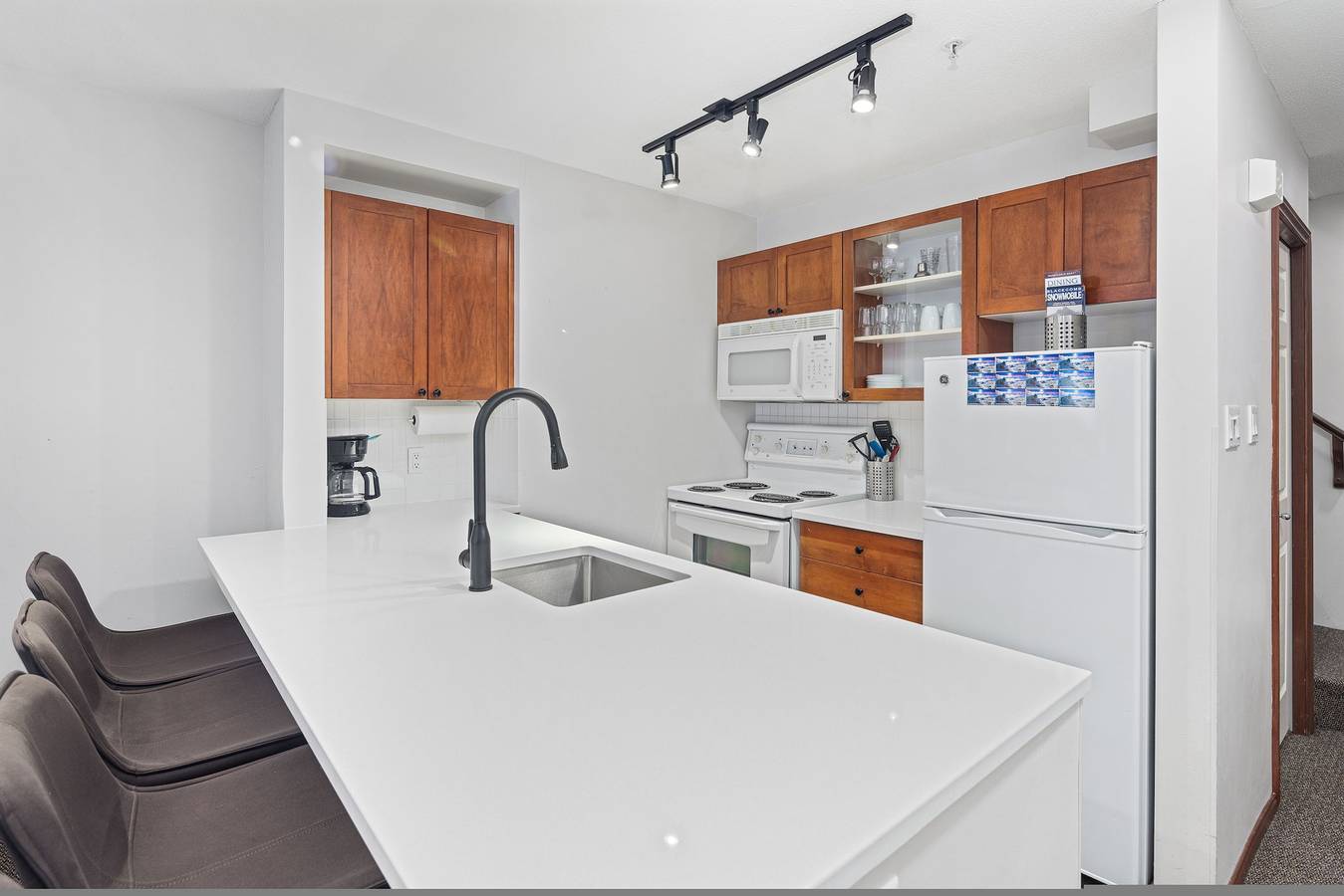 Geheel appartement, 1Br Townhome with private hot tub and pool. Gr 58 in Whistler, Whistler Blackcomb