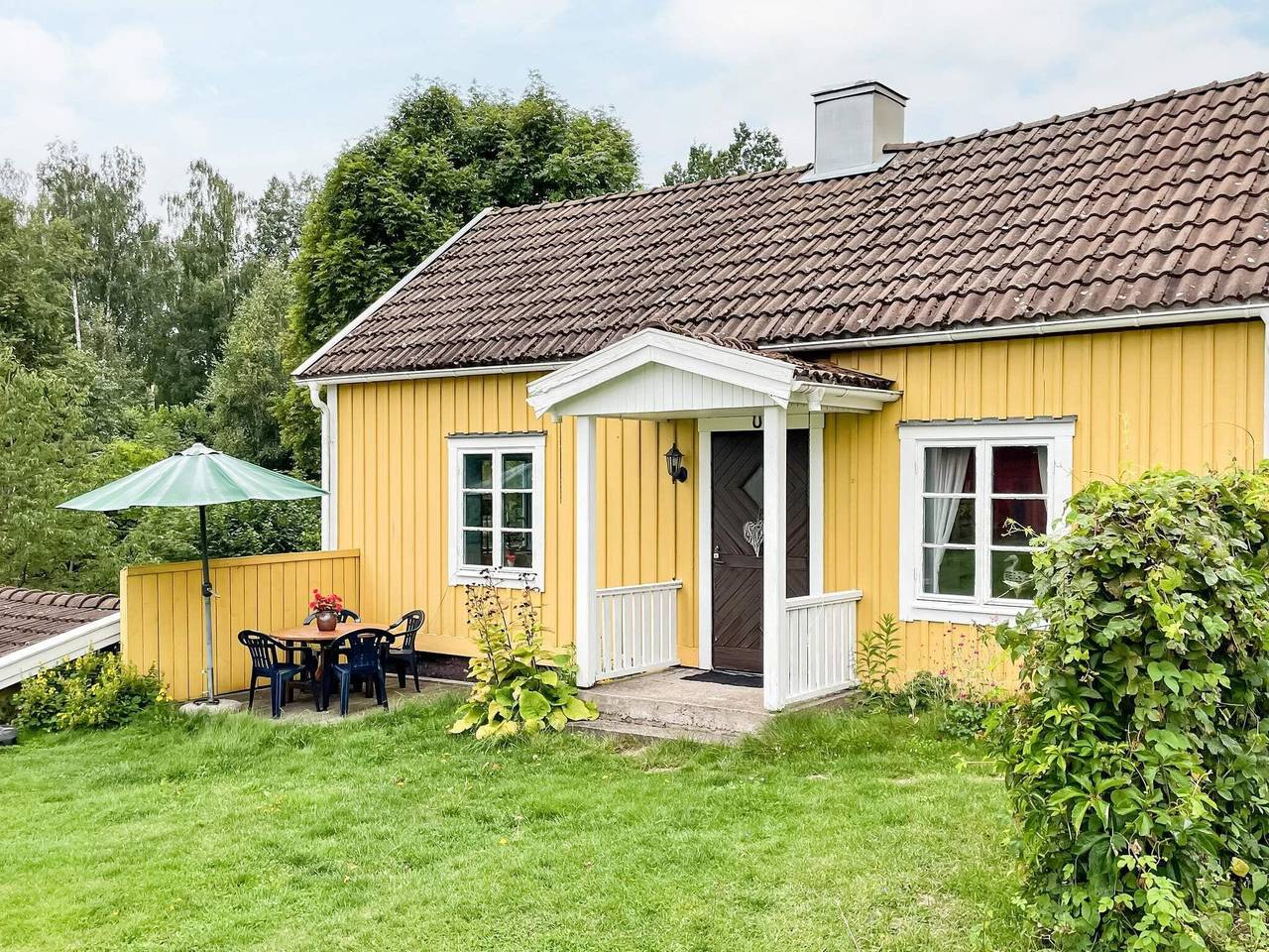 Charmig stuga vid sjön i Torsebo in Hultsfred