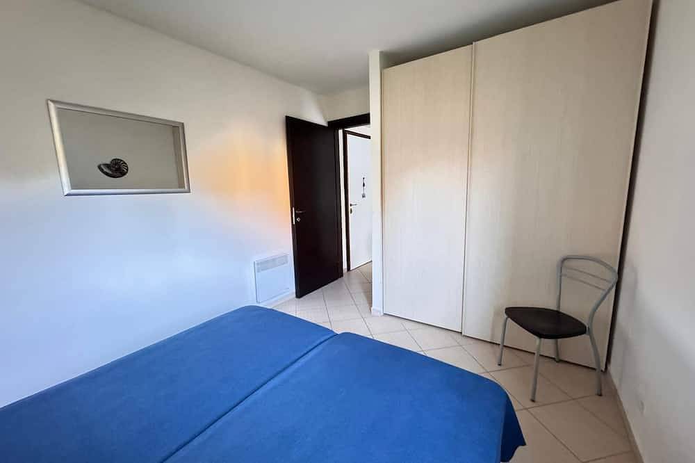 Ganze Wohnung, Apartment T3 Duplex, Residence with swimming pool, Lozari beach and shops. in Palasca, Calvi und Umgebung