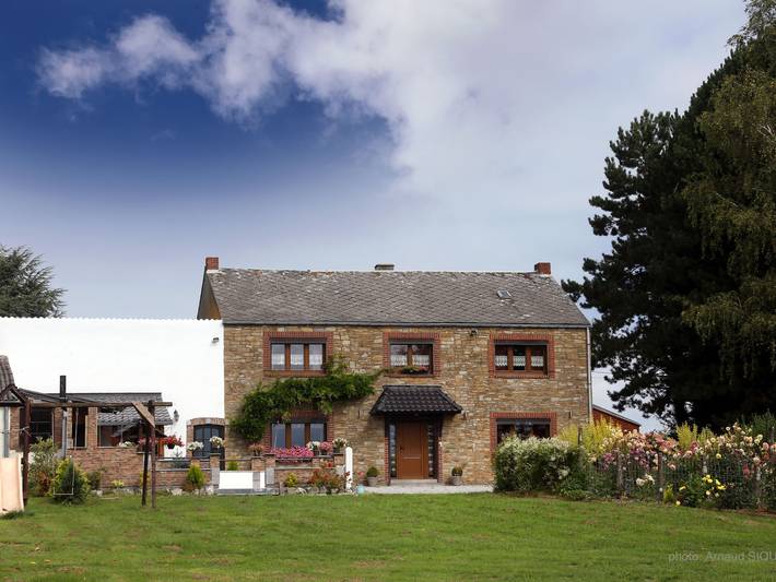 Location de vacances pour 9 personnes, avec Terrasse et Jardin à Mettet