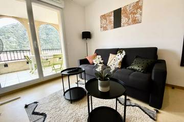 Gîte pour 5 personnes, avec piscine et balcon à Avène