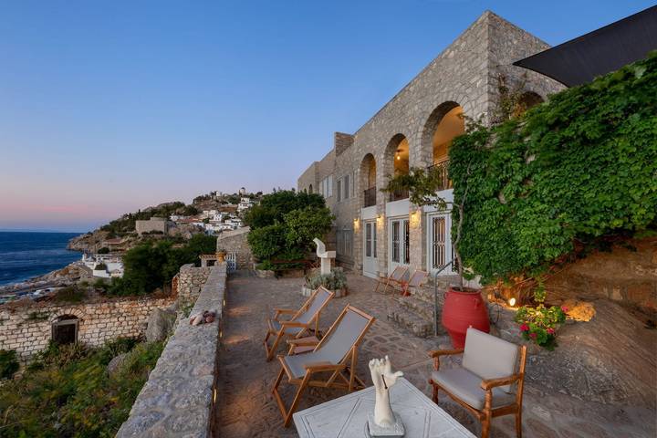 Holiday rental for 6 people, with Ocean view and Balcony as well as Terrace in Hydra