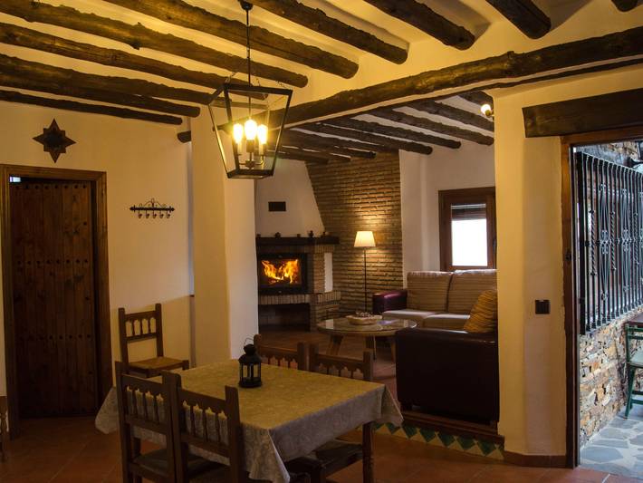 Casa rural para 6 personas, con Balcón y Terraza además de Jardín y Piscina en Yegen - 2