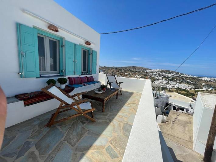 Villa for 6 people, with Balcony and Terrace as well as View in Sifnos