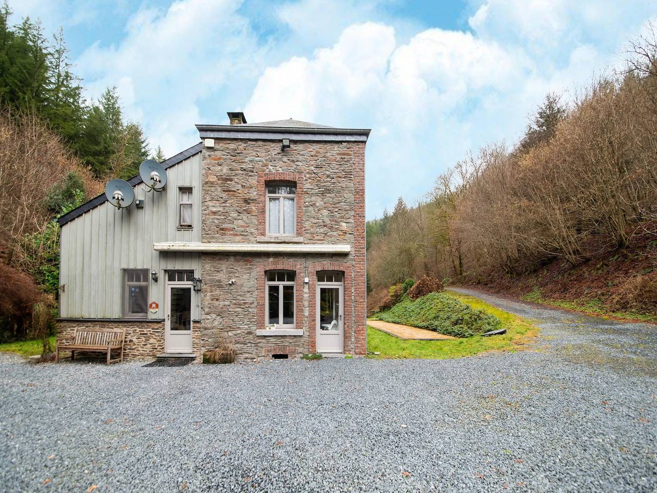 Maison De Vacances pour 8 Personnes dans Vresse-sur-Semois, Région de Namur