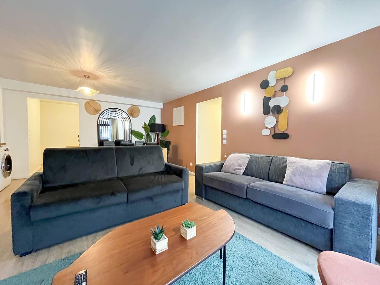 Appartement entier, Urban Flat 194 - Spacious 3 Bedroom Montmartre in Paris, Île de France