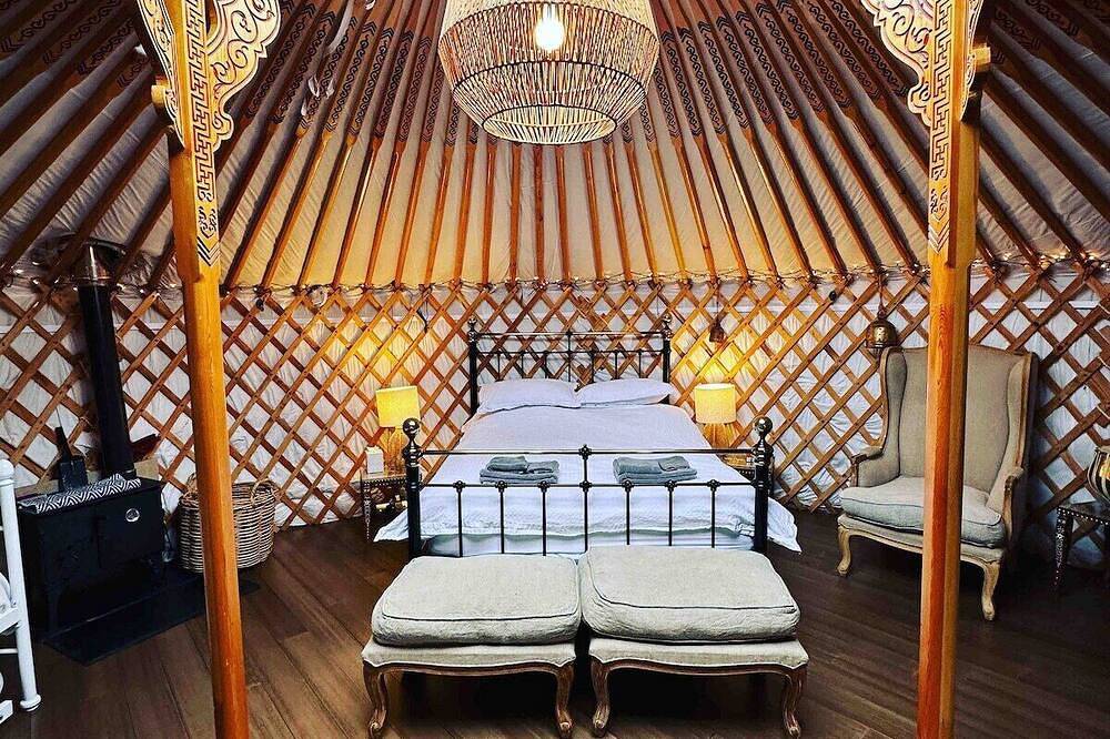 Glamping for 4 People in Stowe (UK), Buckinghamshire