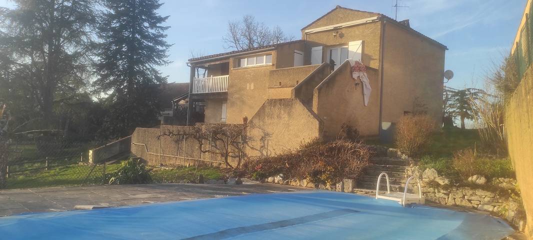 Location de vacances pour 7 personnes, avec jardin, animaux acceptés à Labastide-Murat