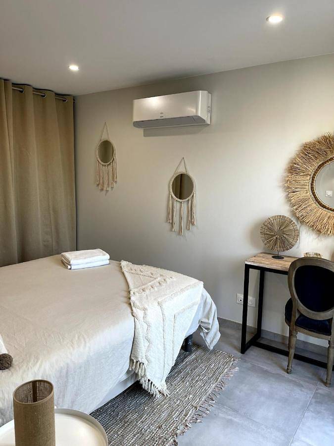 Gîte pour 4 personnes, avec terrasse ainsi que piscine et vue à Châteauneuf-sur-Isère - 4