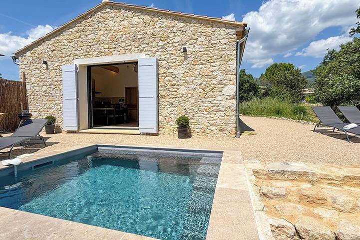 Ferienhaus für 4 Personen, mit Terrasse und Garten