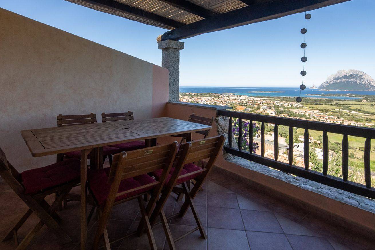 Ganze Wohnung, Rdv - Blauer Trilo mit schöner Aussicht und pool in Porto San Paolo, Loiri Porto San Paolo