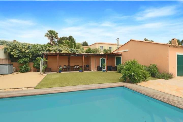 Location de vacances pour 6 personnes, avec jardin et piscine dans Golf de Saint-Thomas - 2