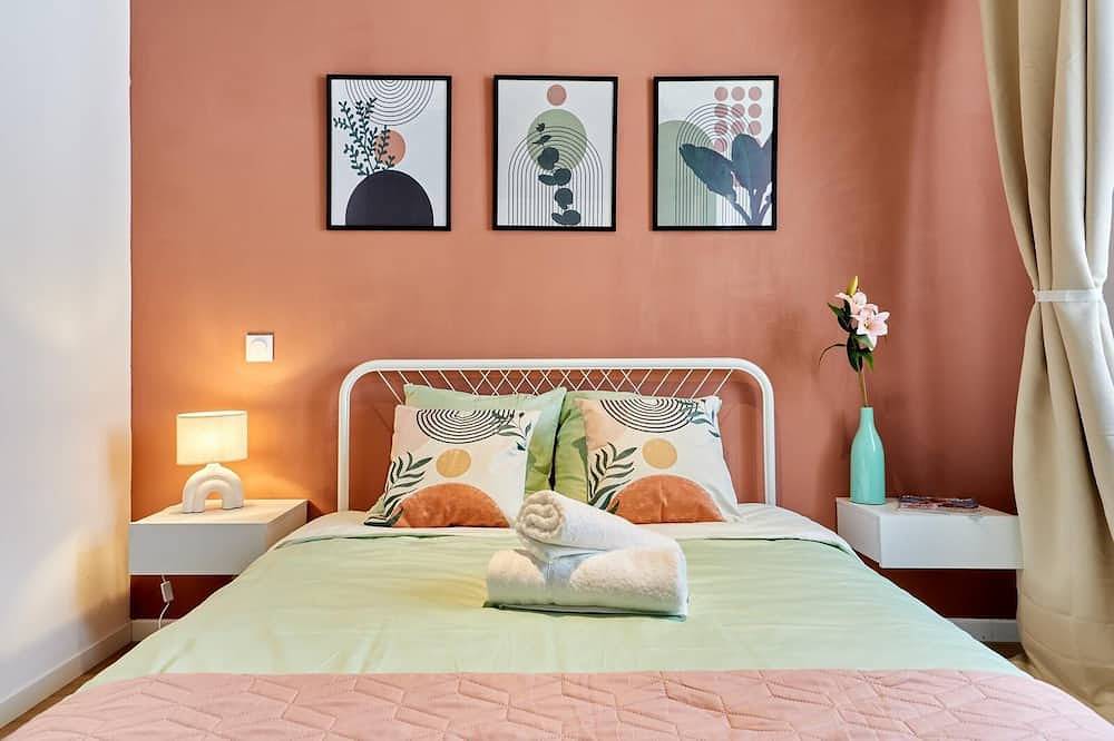 Entire apartment, Elegant T2 La Dolce, 20 minutes from Honfleur in Pont-Audemer, Bernay region