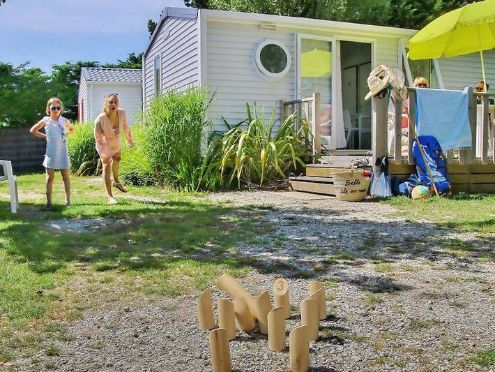 Camping pour 4 personnes, avec Bassin pour enfant dans 