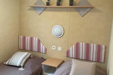 Camping pour 4 Personnes dans Castillonnès, Région de Villeneuve-sur-Lot, Photo 1