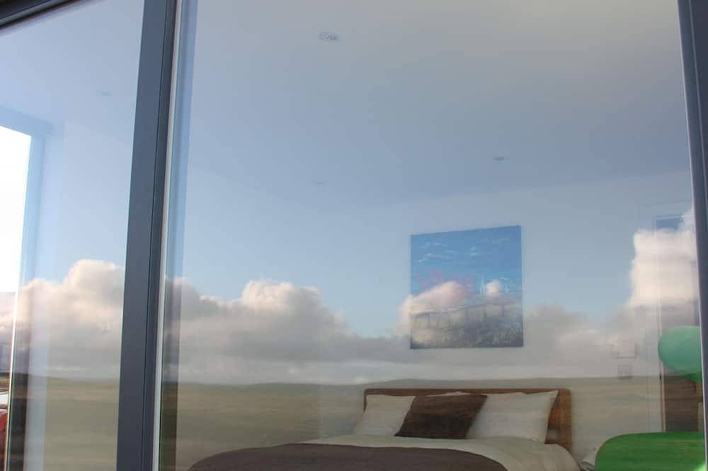 Eco and back friendly modern house, amazing views from all rooms, by Dunvegan in Highlands