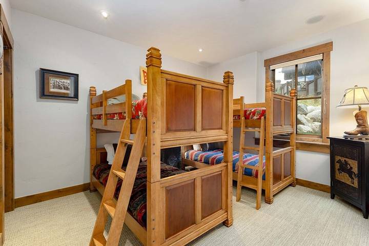 Vacation rental for 10 people, with hot tub and balcony in Copper Mountain