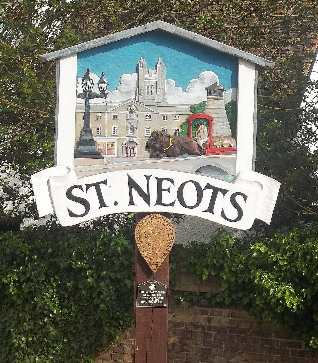 River House  2Br  1 bathroom & downstairs toilet  Parking  St Neots Town Centre in St Neots, Cambridgeshire