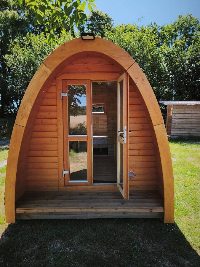 Camping pour 4 personnes, avec terrasse et jardin