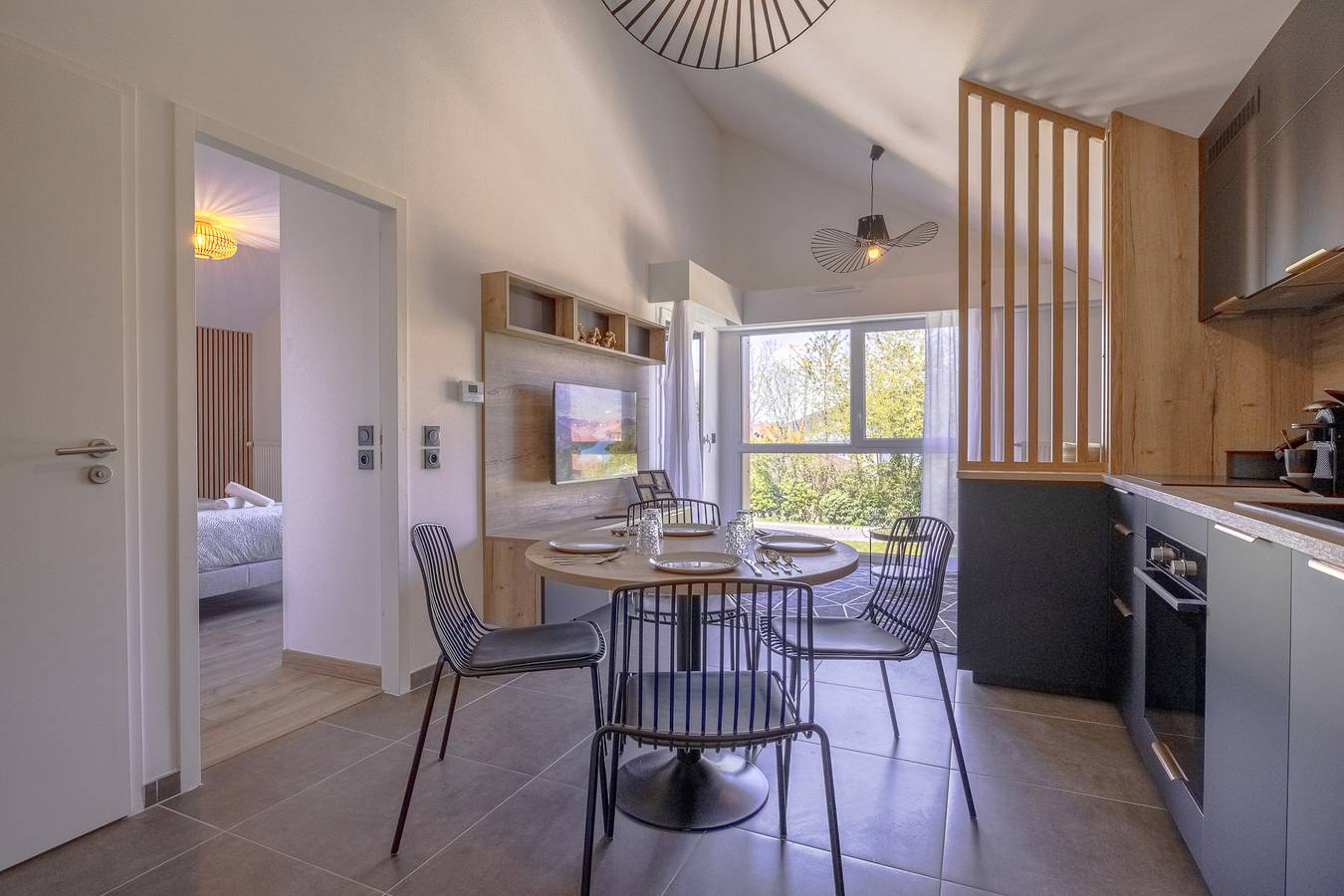 Ganze Wohnung, La Colombe - Bord de piste cyclable & lac in Duingt, Bauges