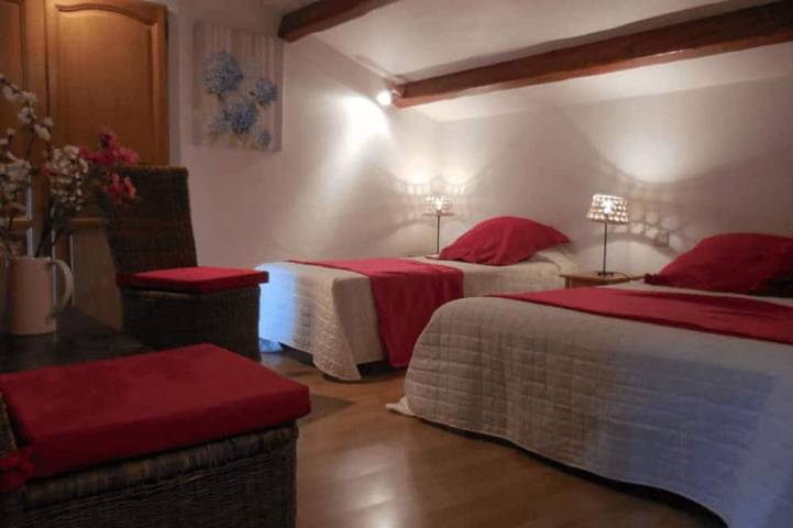 Location de vacances pour 6 personnes, avec piscine et jardin à Fontarèches - 2