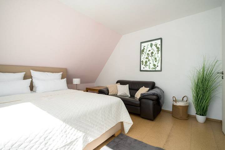 Ferienwohnung für 2 Personen, mit Terrasse und Garten sowie Sauna in Mirow