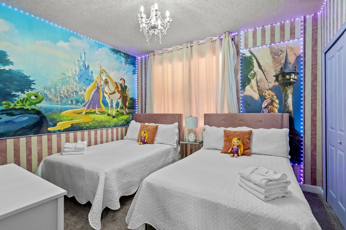 Luxury 5Bed Home with Pool and Game Room in ChampionsGate, Four Corners
