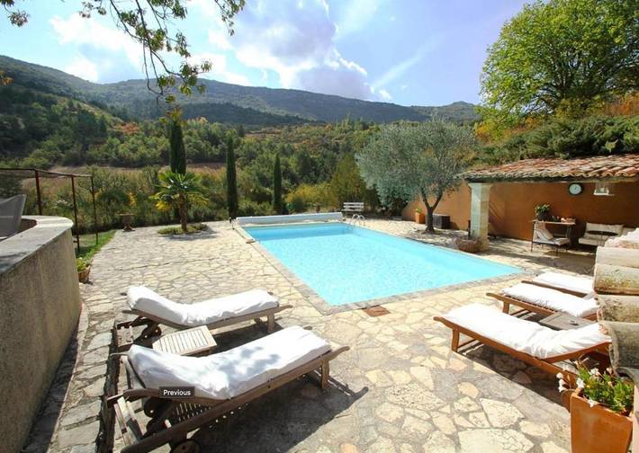 Location de vacances pour 4 personnes, avec piscine ainsi que terrasse et vue, animaux acceptés dans Vercoiran