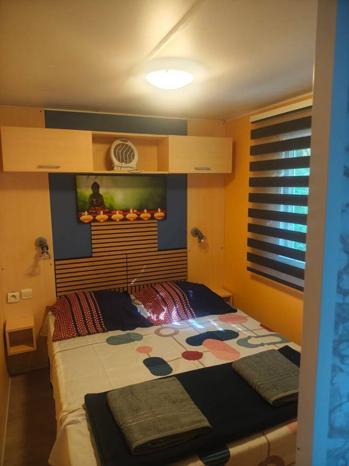 Mobil home pour 6 personnes, avec terrasse ainsi que piscine et jardin, animaux acceptés dans Essonne - 4