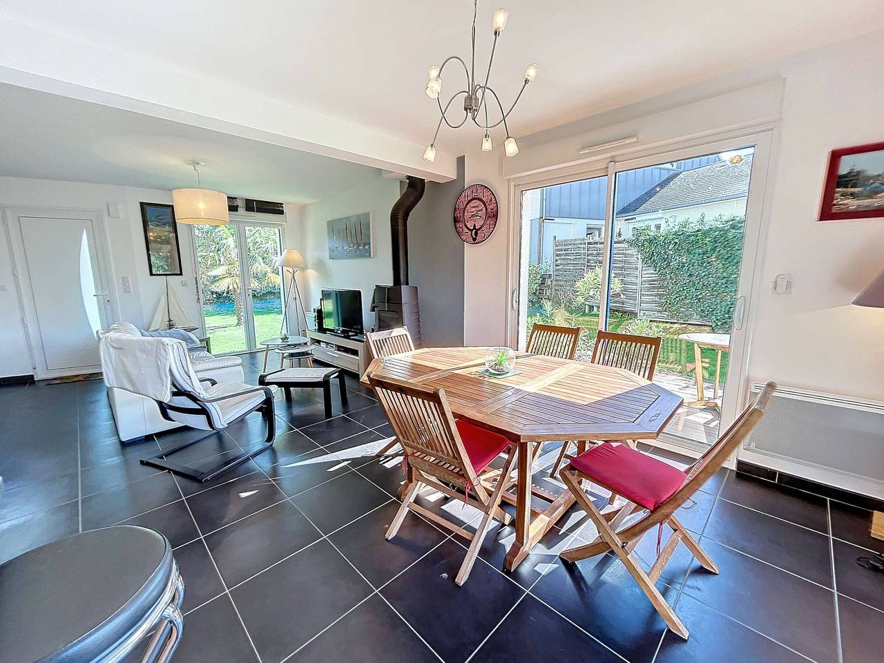 Maison calme, proche tennis, 3 chambres, terrasse, Wi-Fi, parking in Jullouville, Côte de la Déroute