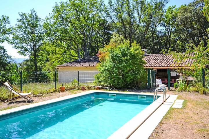 Maison de vacances pour 5 personnes, avec piscine et terrasse à Apt