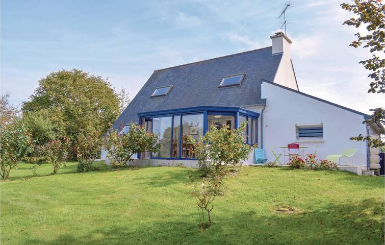 Ferienhaus für 7 Personen, mit Terrasse und Garten in Plouha