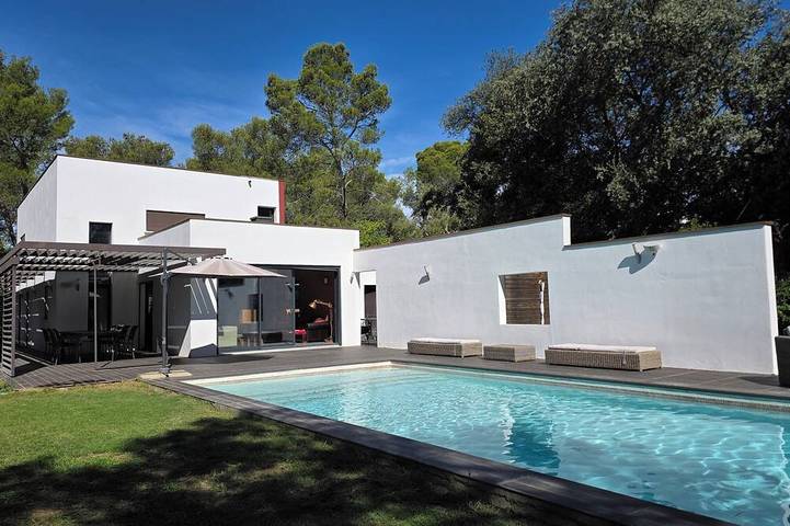 Maison de vacances pour 10 personnes, avec jardin et balcon, animaux acceptés à Nîmes