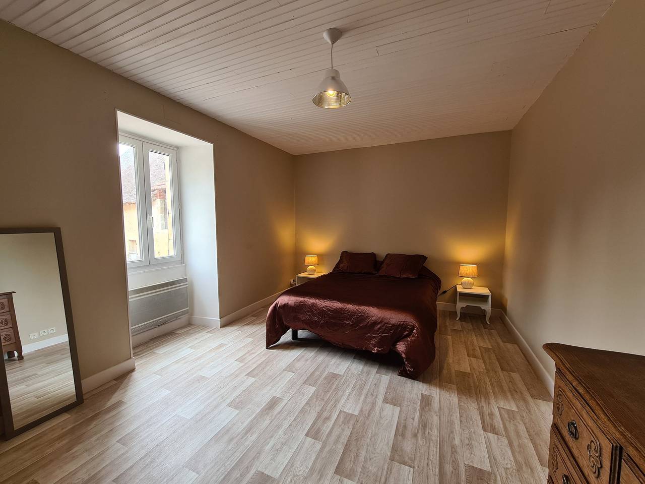 Maison de campagne en Berry, proche de La Châtre et George Sand, cour, jardin privé, tout inclus in Verneuil-sur-Igneraie, Région de La Châtre