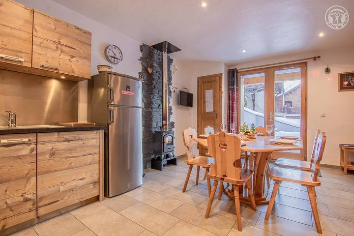 Gîte pour 6 personnes, avec terrasse à Champagny-en-Vanoise - 4