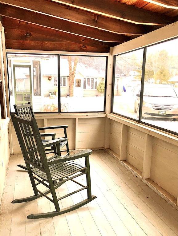 Vacation rental for 4 people, with yard in New Hampshire