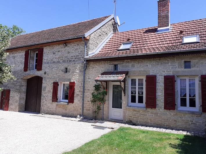 Gîte pour 3 personnes, avec terrasse à Sennevoy-le-Bas
