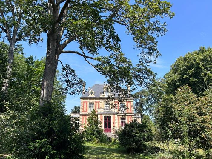 Location de vacances pour 2 personnes, avec Terrasse ainsi que Jardin et Vue à Douvres-la-Délivrande