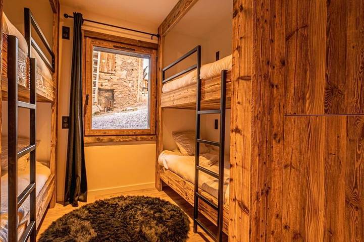 Gîte pour 14 personnes, avec balcon et jacuzzi à Saint-Jean-de-Belleville - 4